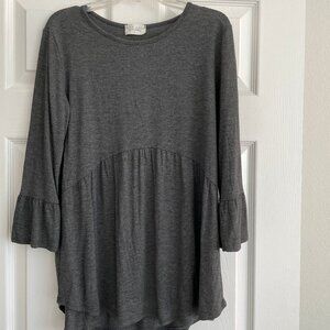 Sign Here Signature Clothing Grey 3/4 Sleeve with Ruffles Size Small